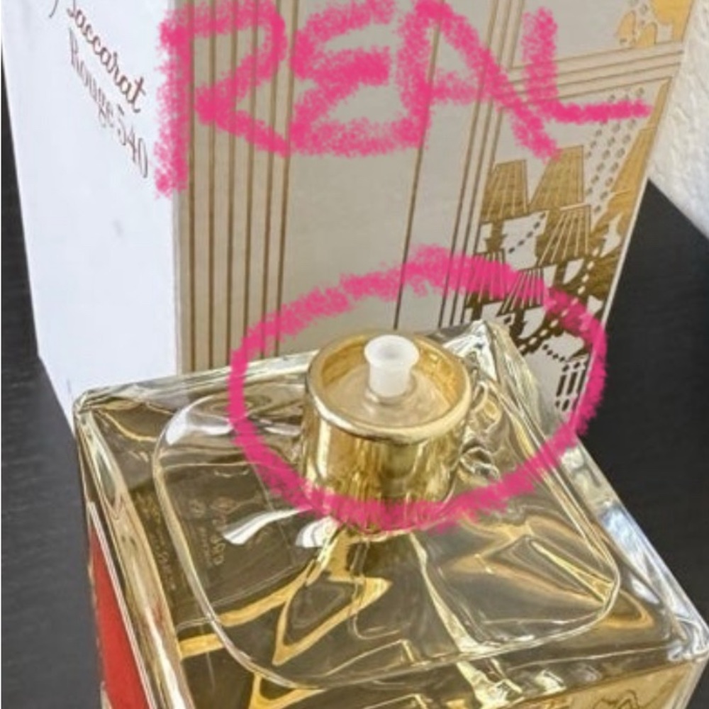Authentic v counterfeit Bacarrat Rouge 540 EDP/Extrait